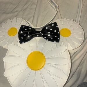 Loungefly White and Yellow Daisy Bow Bag